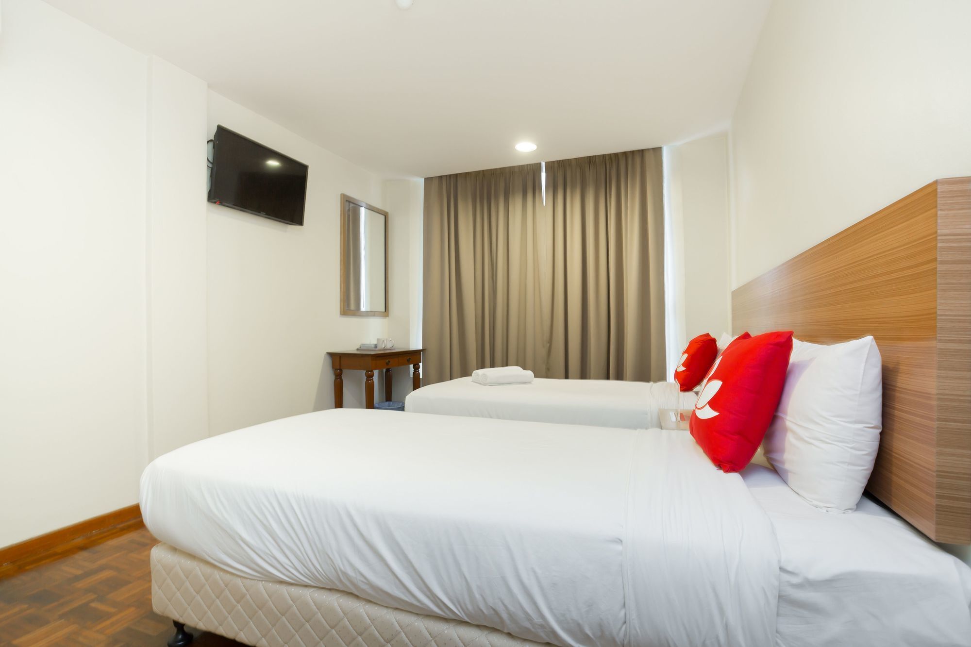 Zen Rooms Basic Sentul Куала-Лумпур Экстерьер фото
