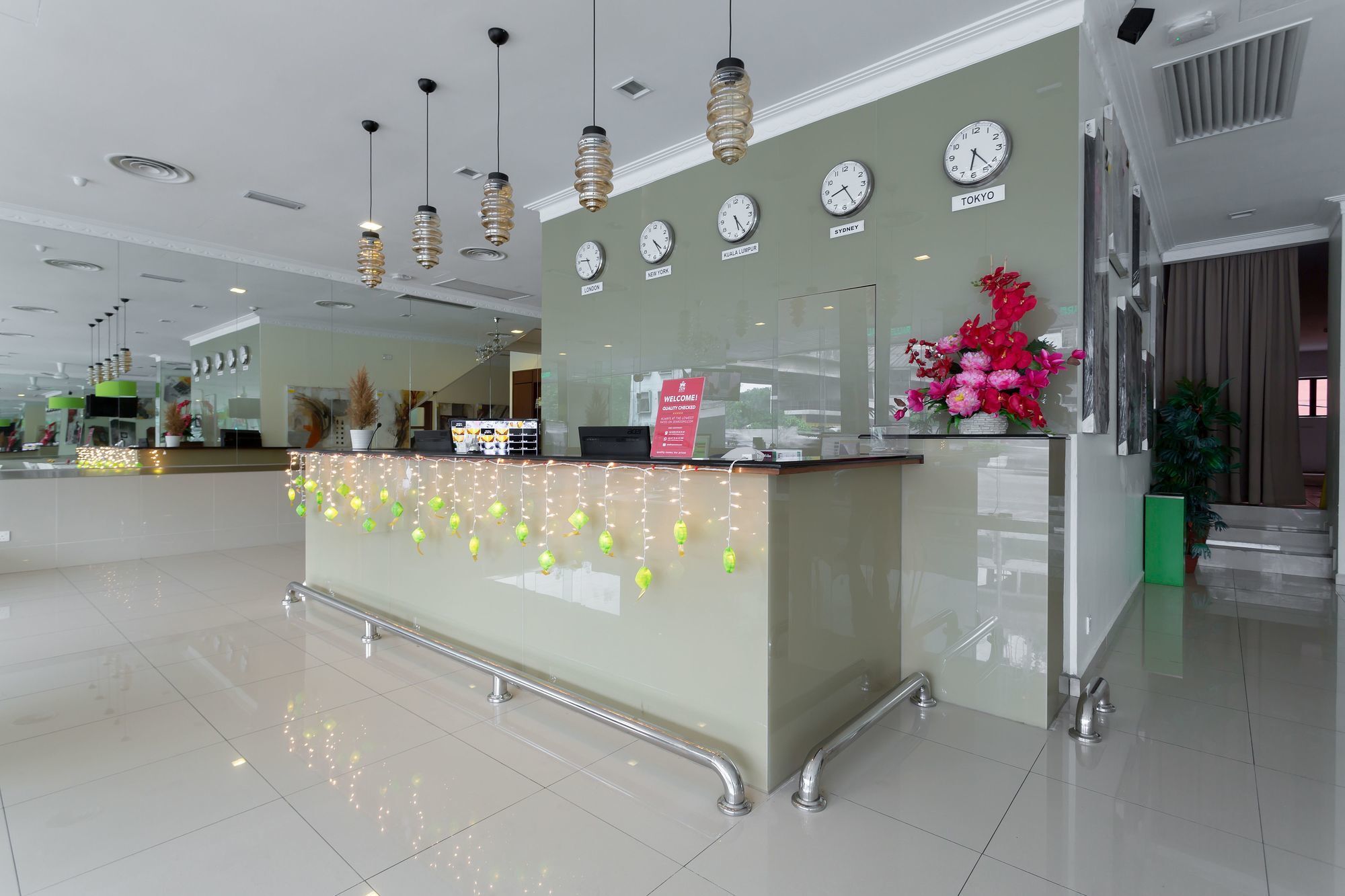 Zen Rooms Basic Sentul Куала-Лумпур Экстерьер фото